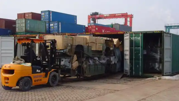 海内海运中什么是客栈转运及港内装箱拆箱，，流程是怎么样的？？？