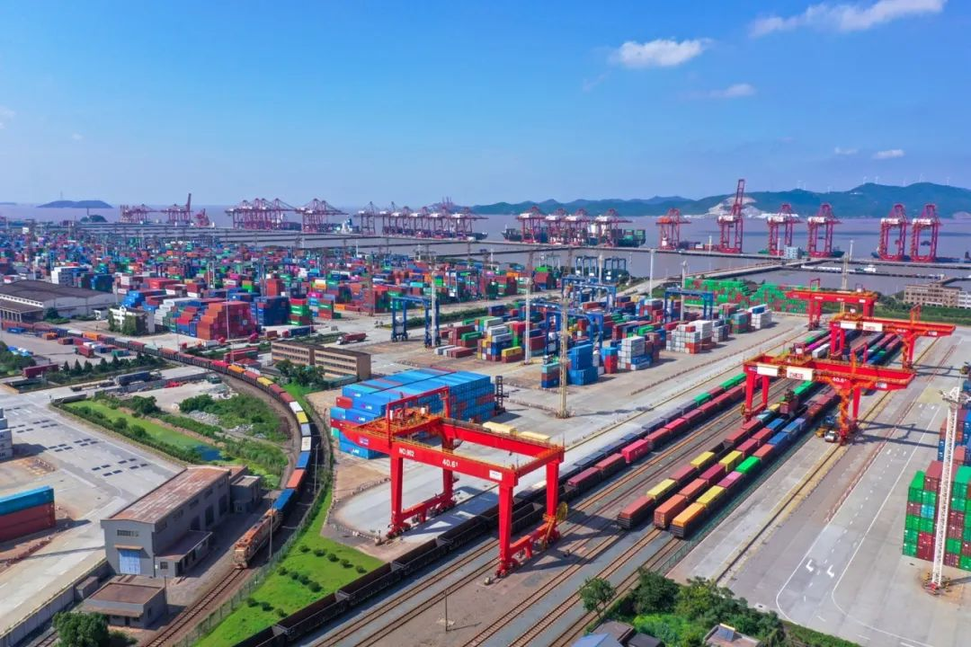 降本30%，，海内集装箱海运重塑大宗物流本钱名堂