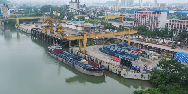 广西柳州港到珠海高栏港集装箱班轮首航乐成